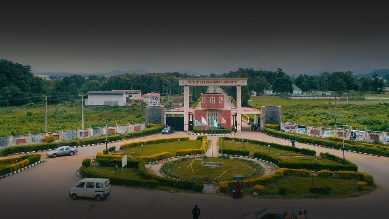 The gate of Ekiti State University, Ado-Ekiti, from the air, with the roundabout in front of it.